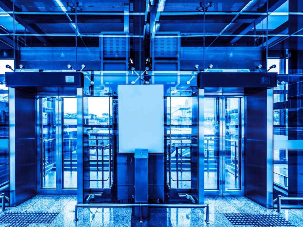 Ventajas de instalar un ascensor en tu negocio y requisitos en España (I)
