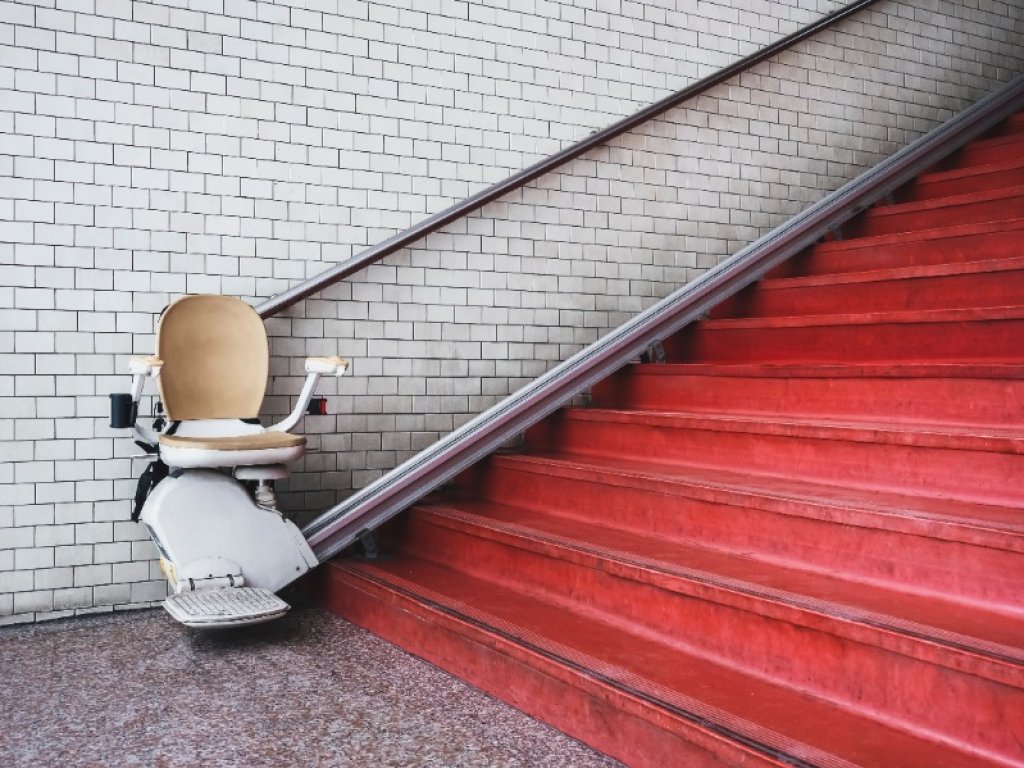 ¿Cómo instalar un ascensor en el hueco de la escalera de un edificio?