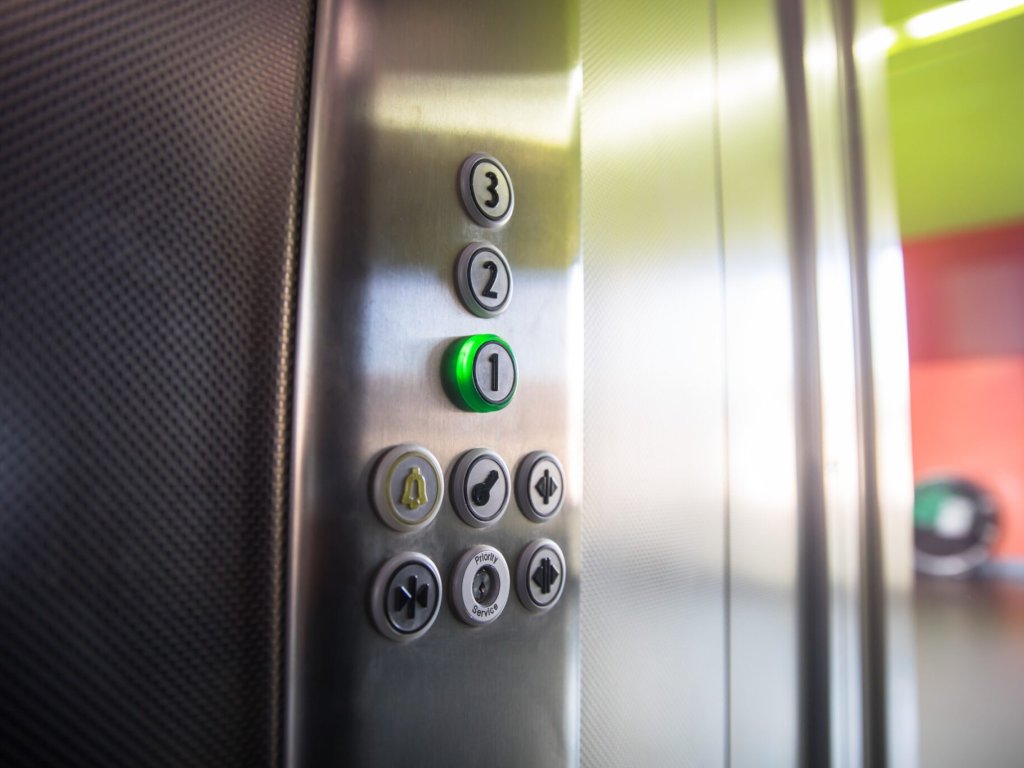 Instalaciones para bajar el ascensor a cota cero: soluciones de accesibilidad con Ascensores Pertor (III) 