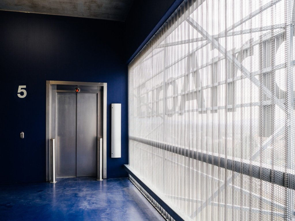 Ventajas de instalar un ascensor en tu negocio y requisitos en España (II)