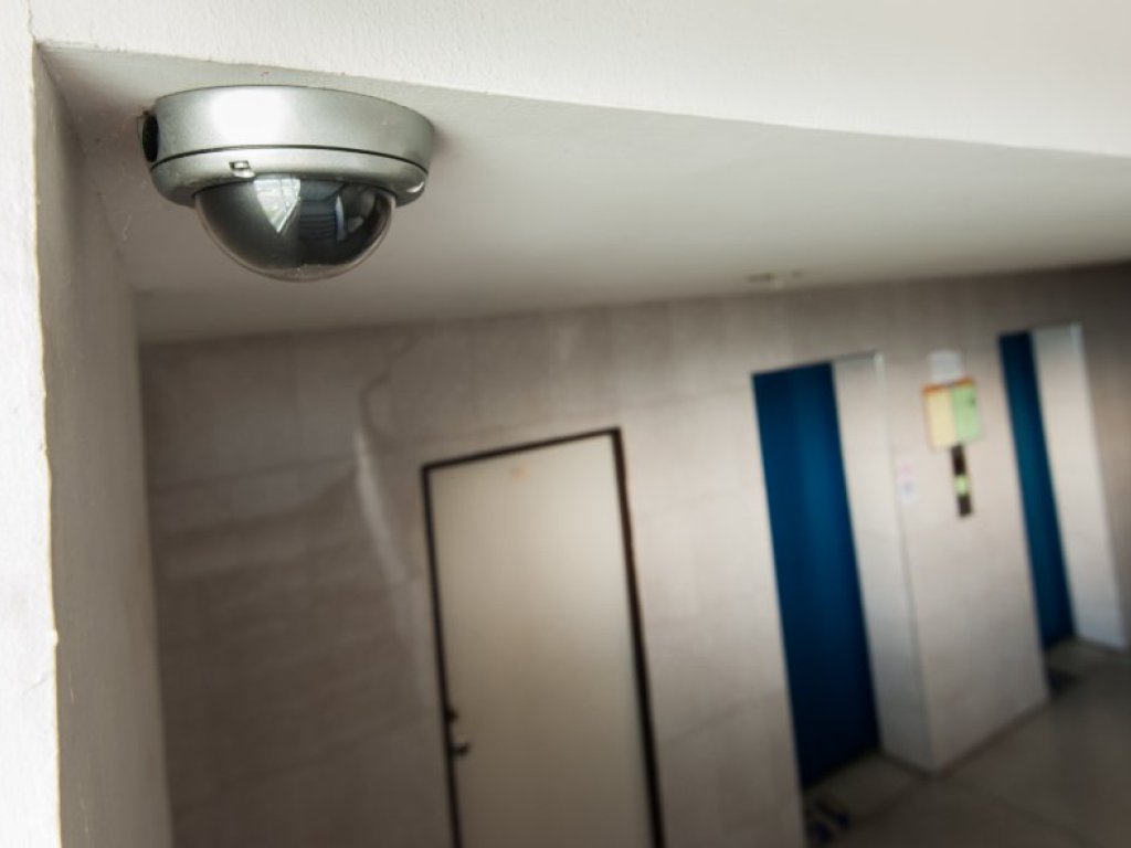 ¿Es cierto que los ascensores tienen cámaras? (I)