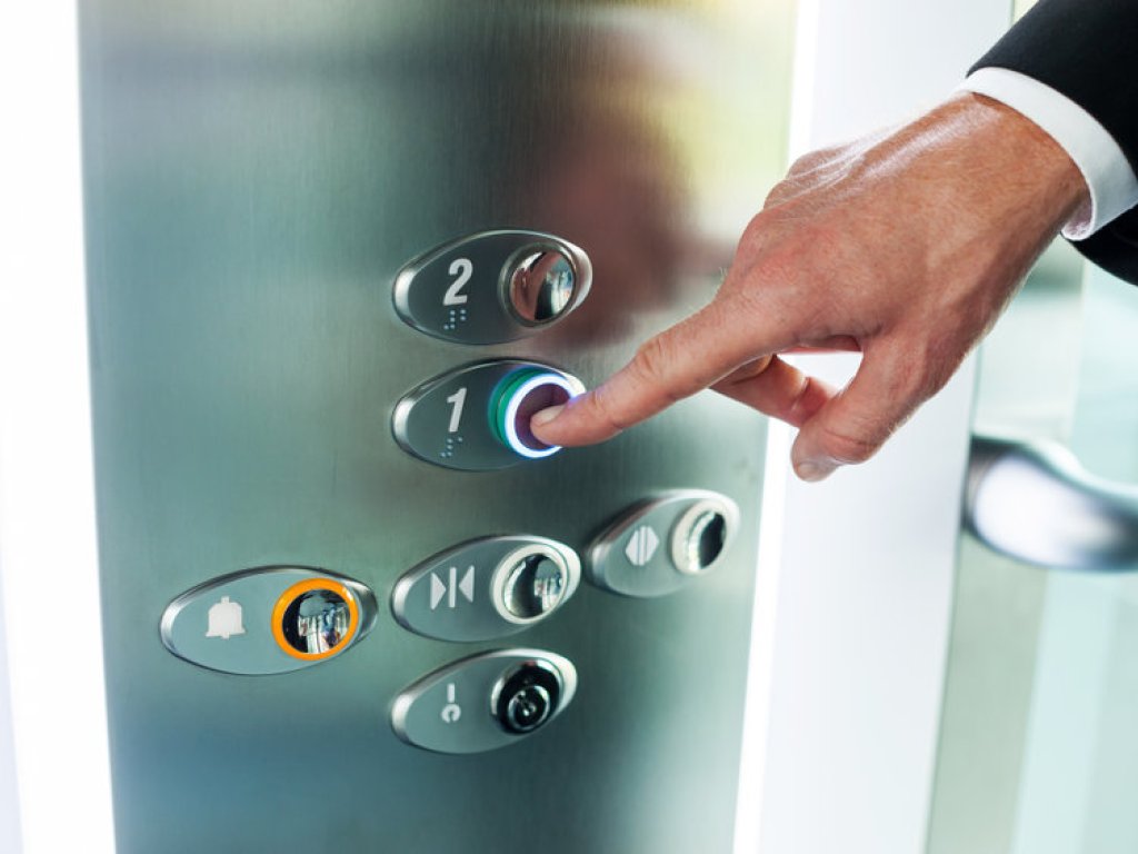 Consejos de seguridad en los ascensores: viajes verticales sin preocupaciones (I)