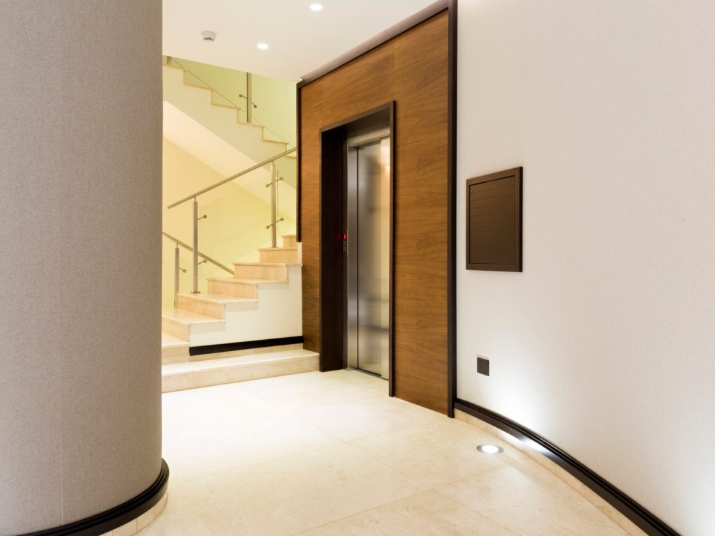 Descifrando el funcionamiento de un ascensor: La magia que nos lleva hacia arriba y abajo (II)