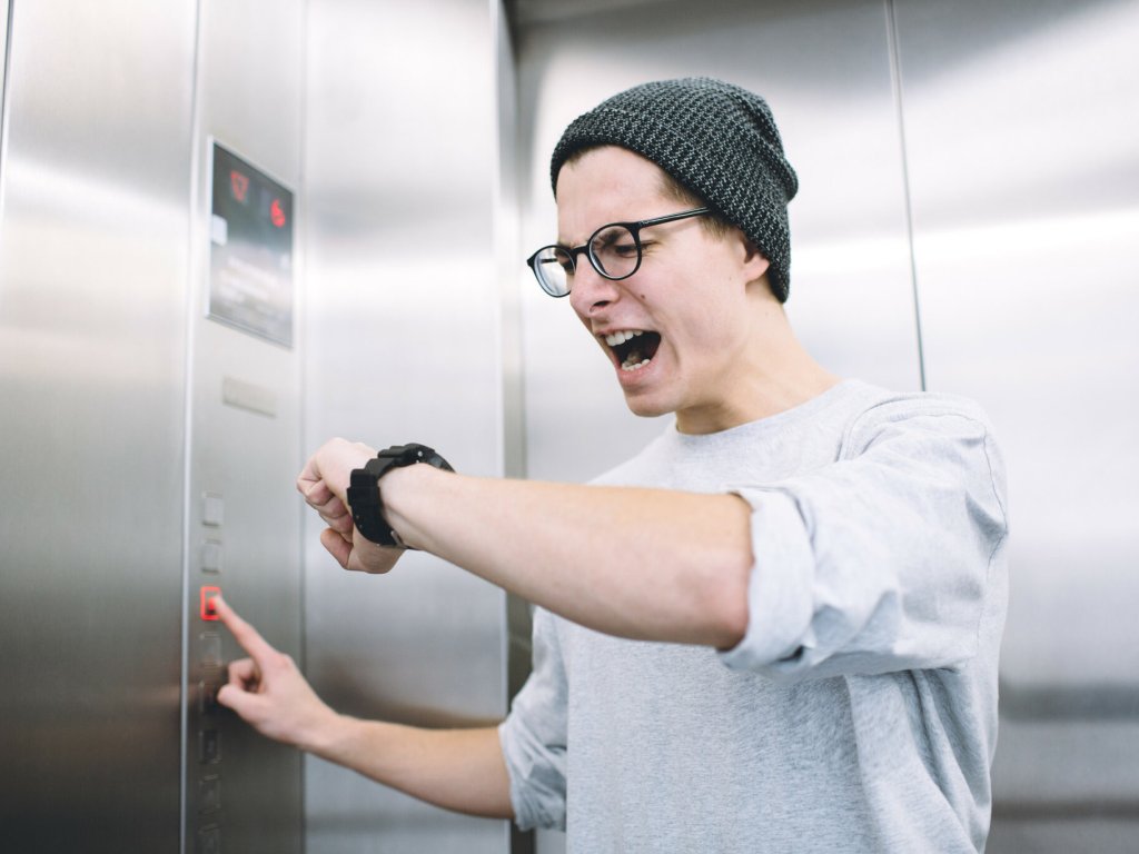 ¿Qué hacer si te quedas atrapado en un ascensor durante un apagón? (II)