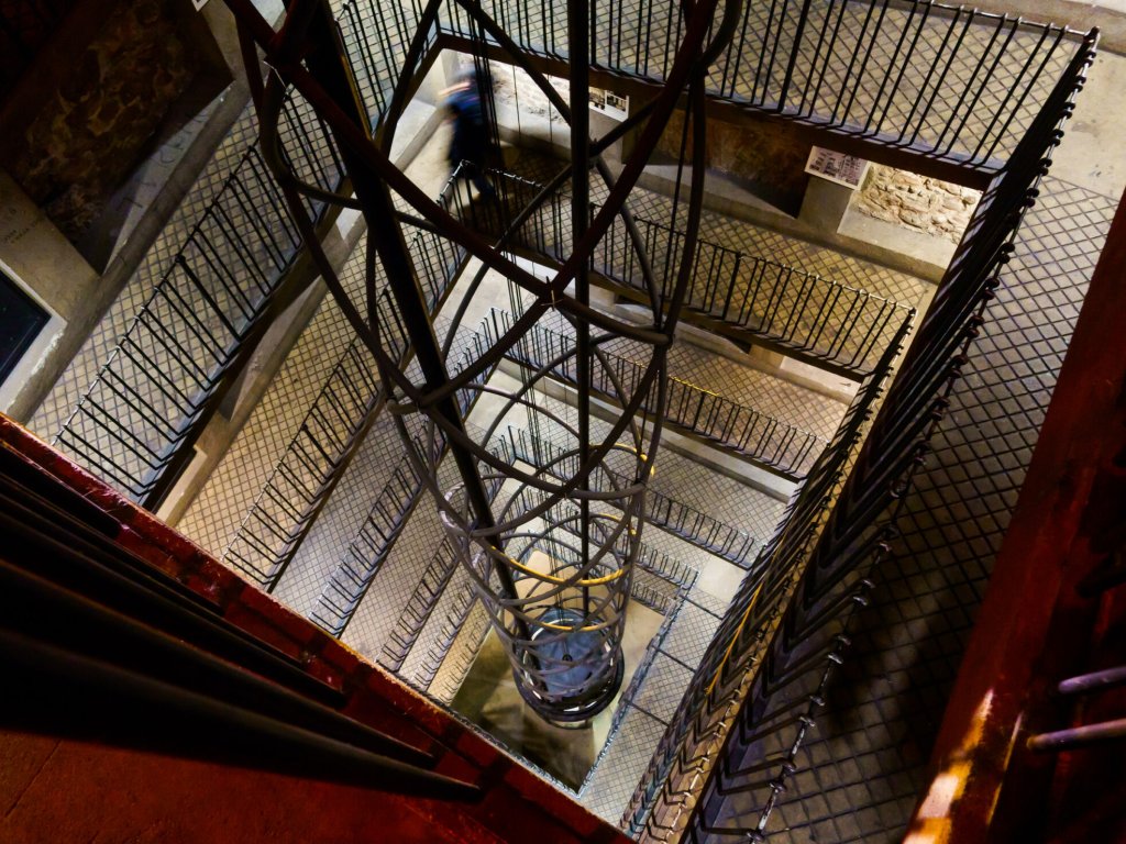 La evolución del ascensor: de la manivela al sistema inteligente (II)