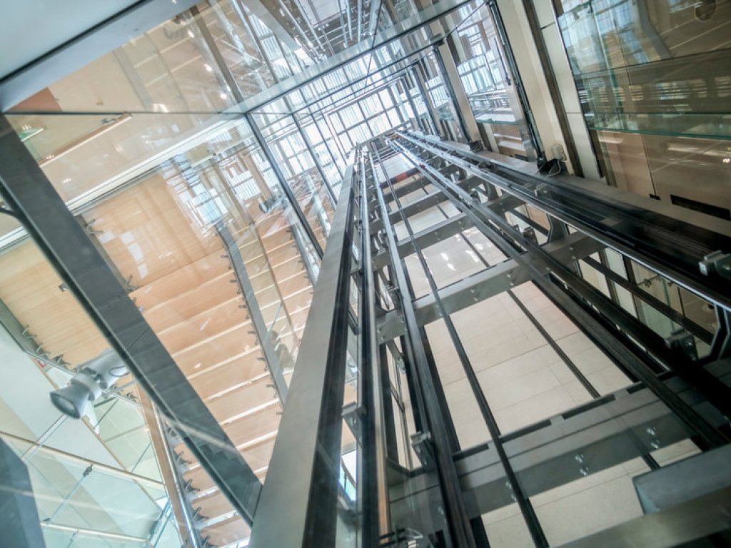 ¿Debo pagar el ascensor si vivo en el bajo? (I)