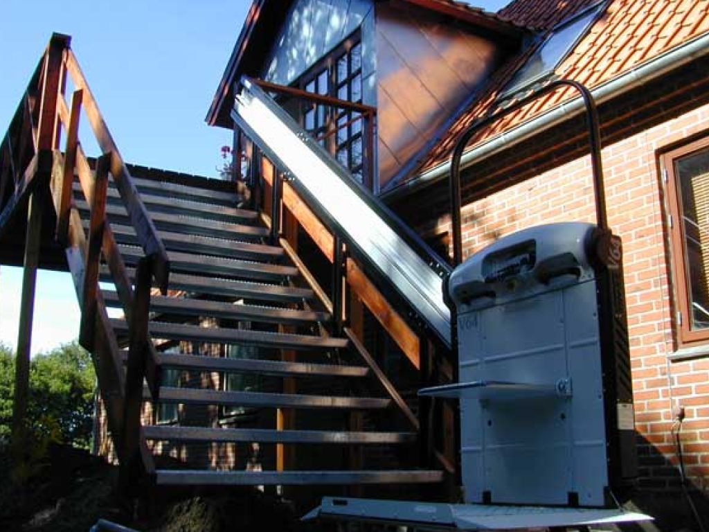 Otro servicio de Pertor: salvaescaleras