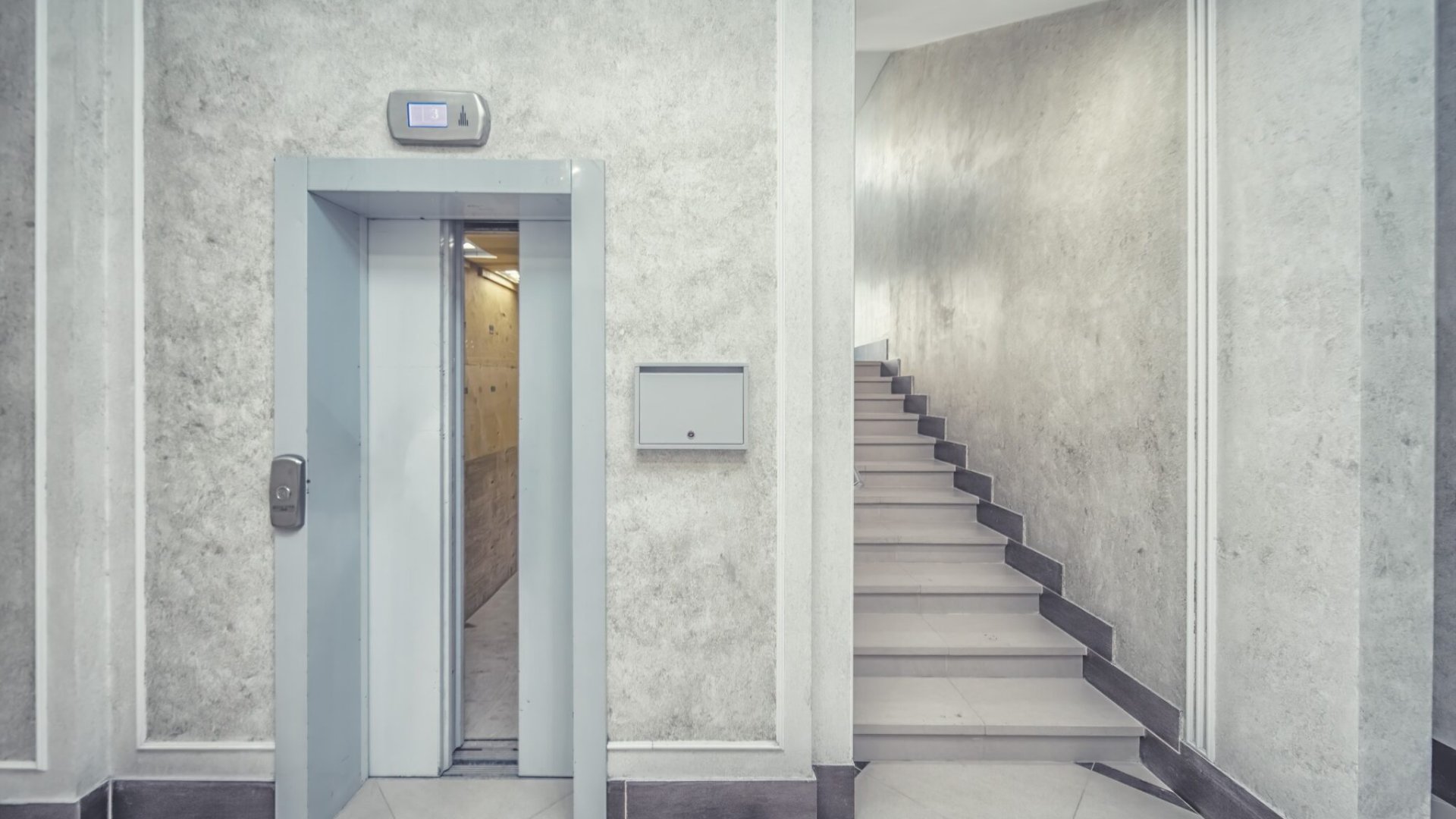 Comparativa de sistemas de accesibilidad: Ascensor, silla salvaescaleras y plataforma (I)