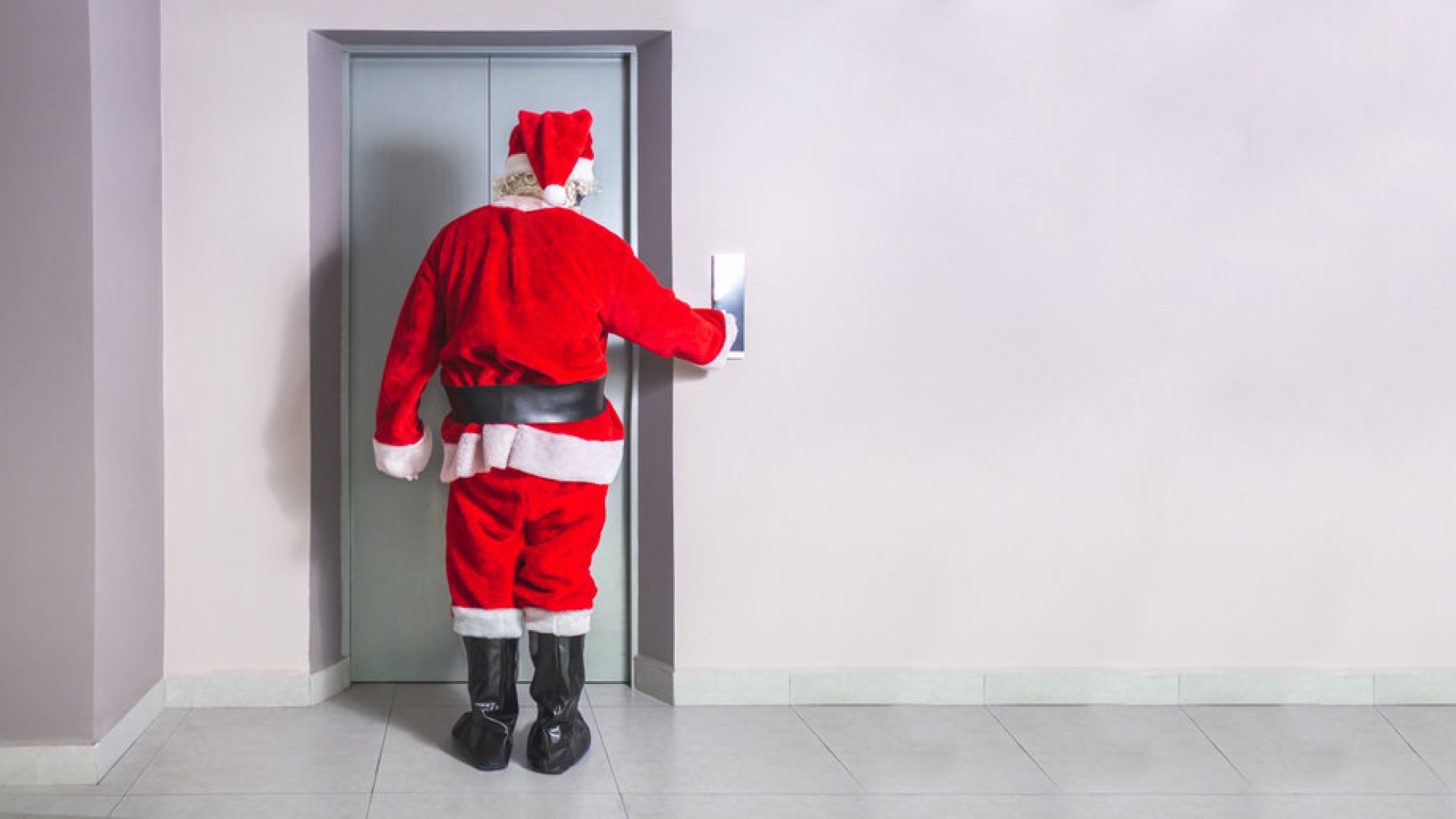 Consejos para decorar tu ascensor esta Navidad