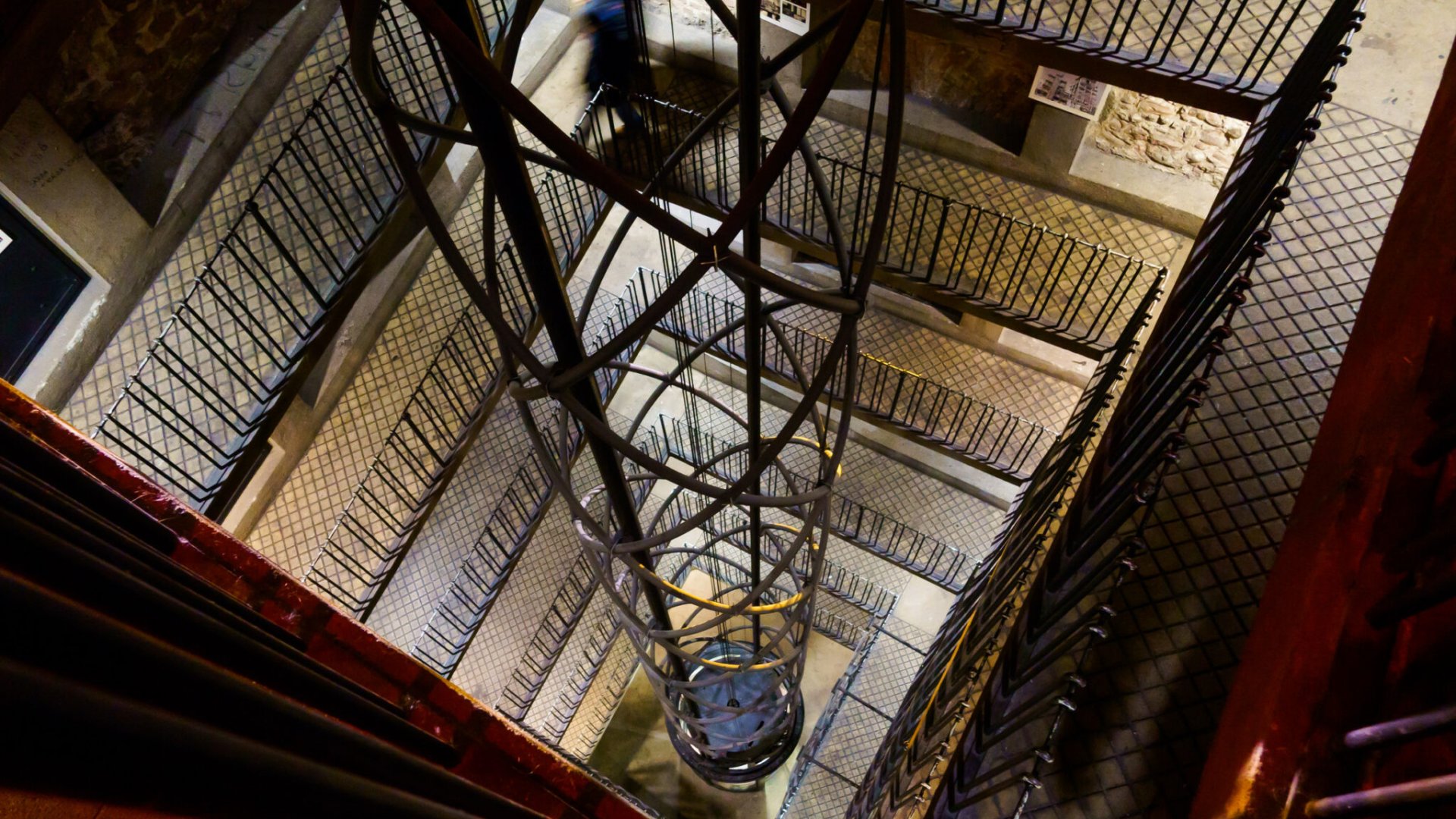 La evolución del ascensor: de la manivela al sistema inteligente (II)