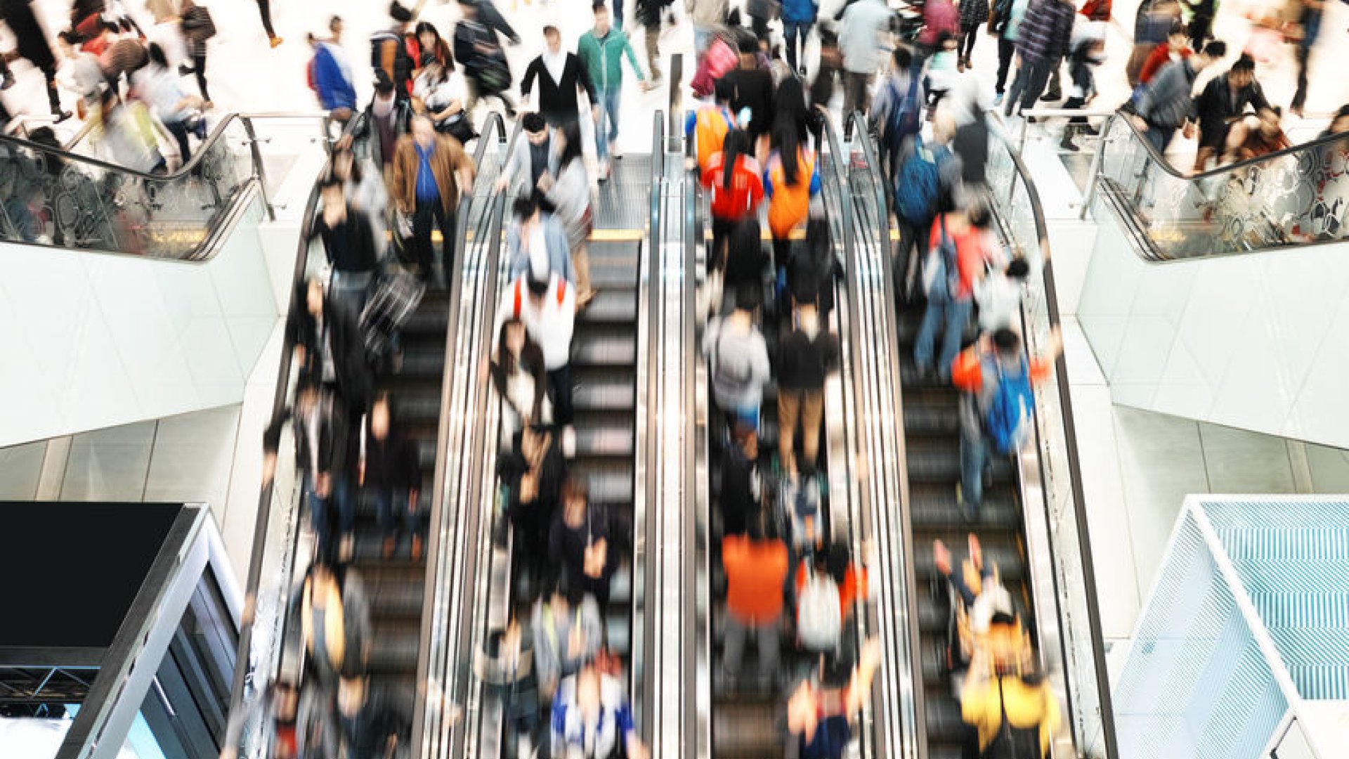 Reglas para el uso de las escaleras mecánicas